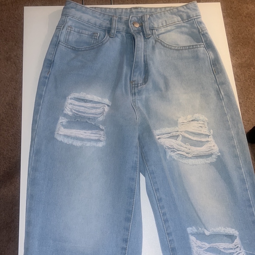 Boyfriend for boot cut crop light ripped denim 💙 - Picture 2 of 7